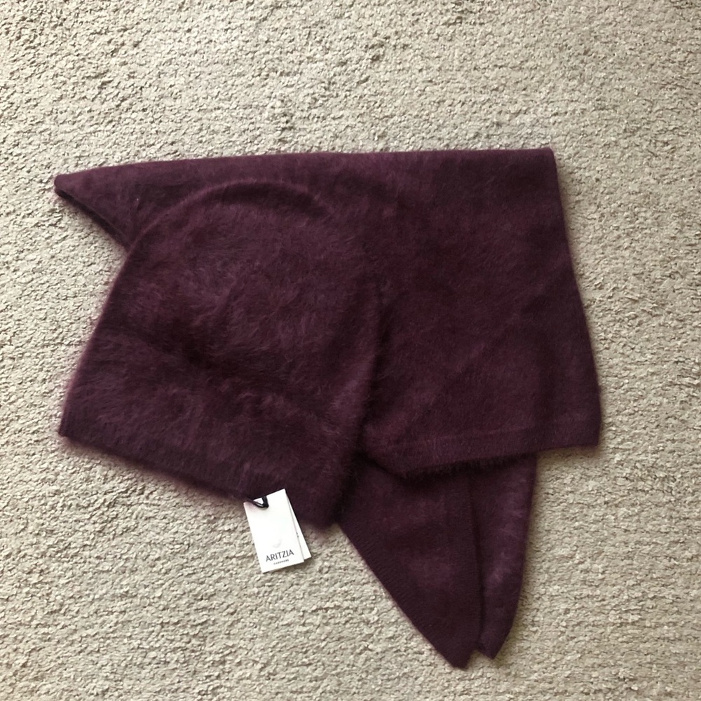 Aritzia Brushed Cashmere scarf and beanie.